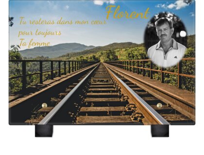 Plaque funéraire rail-de-train-avec-une-belle-vue 8 Plaquedeces.fr

