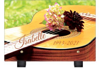 Plaque funéraire guitare-acoustique-avec-les-fleurs 19 Plaquedeces.fr
