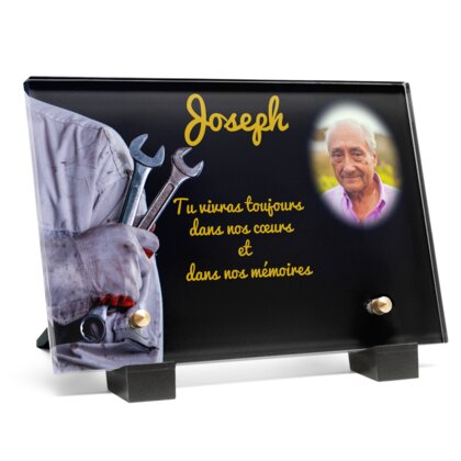Plaque funéraire mecanicien-tenant-les-cles-a-molette 28 Plaquedeces.fr
