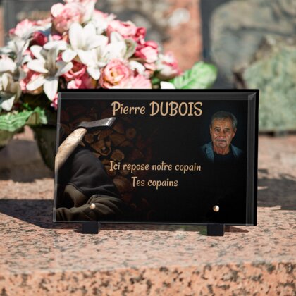 Plaque funéraire bucheron-avec-sa-hache 11 Plaquedeces.fr
