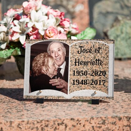 Plaque funéraire livre-granit-rose 5 Plaquedeces.fr
