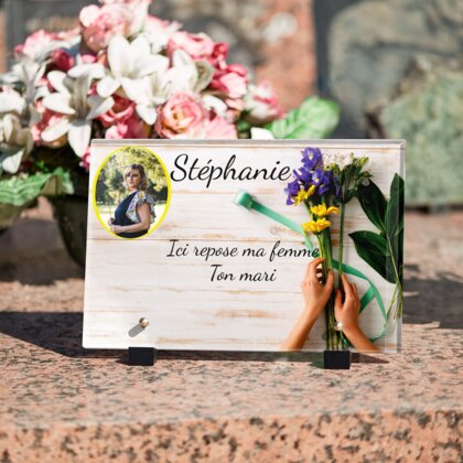 Plaque funéraire preparation-du-bouquet-de-fleurs 18 Plaquedeces.fr
