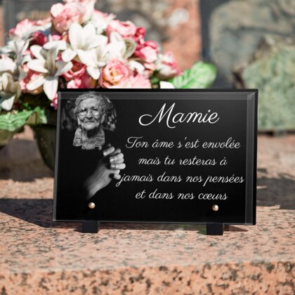Plaque funéraire priere-mains-liees 26 Plaquedeces.fr
