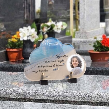 Plaque funéraire empreinte-sable-forme-nuage 25 Plaquedeces.fr
