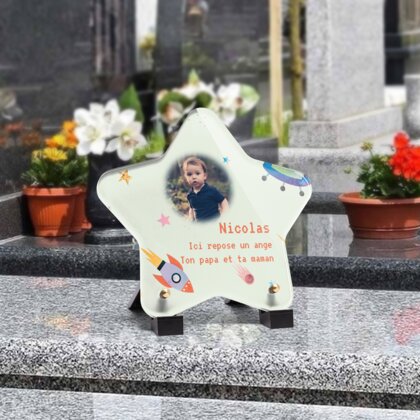 Plaque funéraire dessin-vaisseaux-spatiaux-dans-lespace-forme-etoile 4 Plaquedeces.fr
