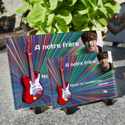 Plaque funéraire guitare-electrique-en-pixel-art 20 Plaquedeces.fr

