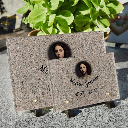 Plaque funéraire granit-rose-pastel 16 Plaquedeces.fr
