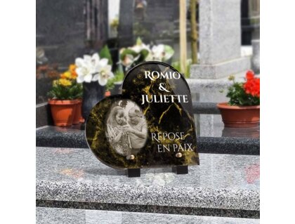 Plaque funéraire livre-marbre-noir-et-or-forme-coeur 27 Plaquedeces.fr
