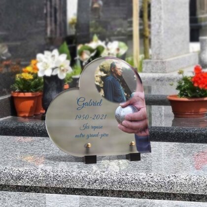 Plaque funéraire boule-de-petanque-forme-coeur 3 Plaquedeces.fr
