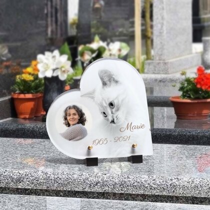 Plaque funéraire chat-blanc-forme-coeur 22 Plaquedeces.fr
