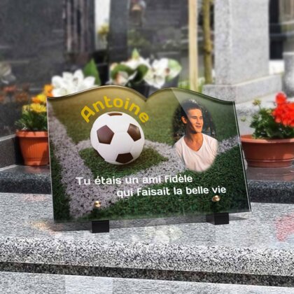 Plaque funéraire ballon-de-football-forme-livre 17 Plaquedeces.fr
