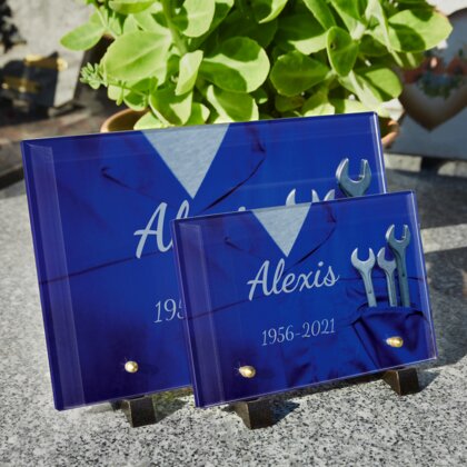 Plaque funéraire mecanicien-en-tenue-bleue 5 Plaquedeces.fr
