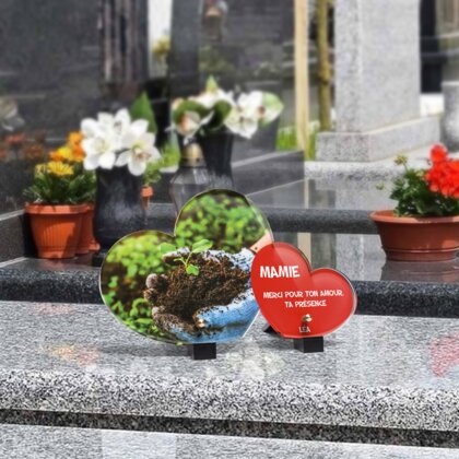 Plaque funéraire jardiniere-qui-plante-des-legumes-double-coeur 28 Plaquedeces.fr
