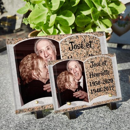 Plaque funéraire livre-granit-rose 30 Plaquedeces.fr
