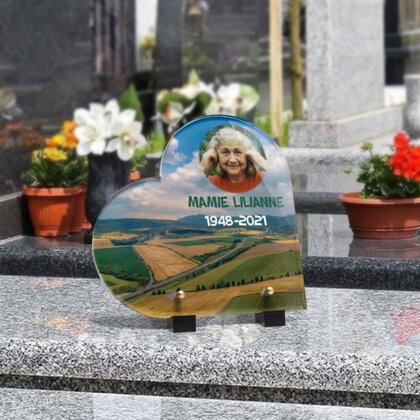 Plaque funéraire champs-vus-du-ciel-forme-coeur 10 Plaquedeces.fr
