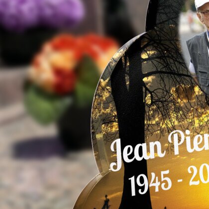 Plaque funéraire silhouette-dun-homme-et-son-chien-forme-nuage 25 Plaquedeces.fr
