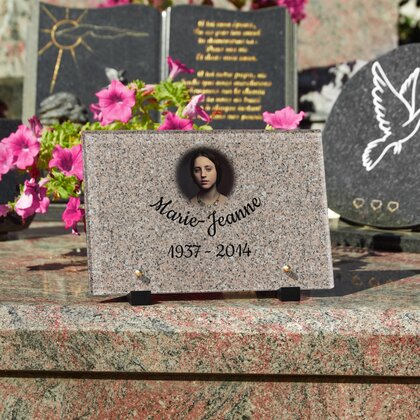 Plaque funéraire granit-rose-pastel 21 Plaquedeces.fr
