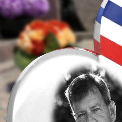 Plaque funéraire bandeau-bleu-blanc-rouge-forme-double-coeur 21 Plaquedeces.fr
