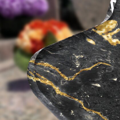 Plaque funéraire livre-marbre-noir-et-or-forme-etoile 29 Plaquedeces.fr
