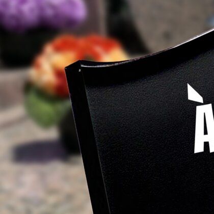 Plaque funéraire guitare-electrique-en-feu-forme-livre 21 Plaquedeces.fr
