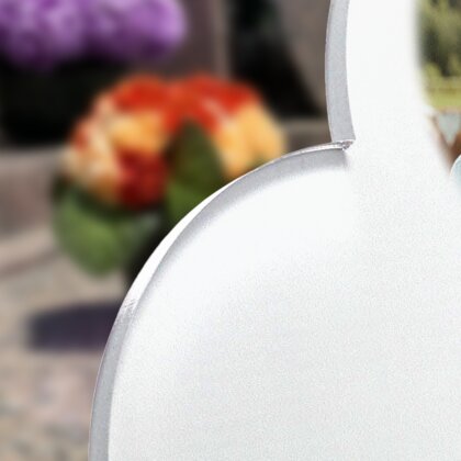 Plaque funéraire guitare-acoustique-blanche-forme-coeur 30 Plaquedeces.fr
