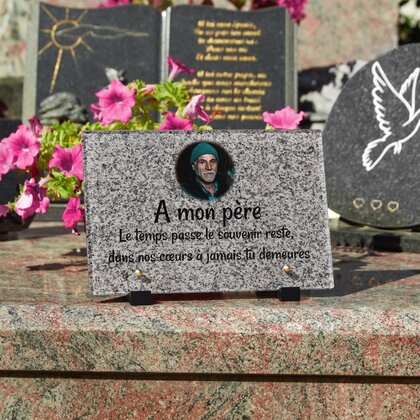 Plaque funéraire granit-gris-simple 26 Plaquedeces.fr
