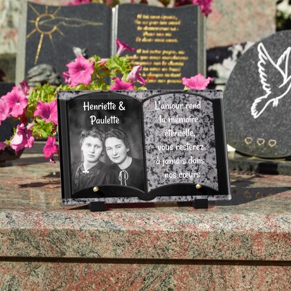 Plaque funéraire livre-granite-gris 18 Plaquedeces.fr
