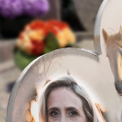 Plaque funéraire cheval-neige-forme-double-coeur 3 Plaquedeces.fr
