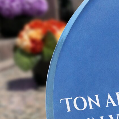 Plaque funéraire vierge-marie-statue-forme-ovale 11 Plaquedeces.fr
