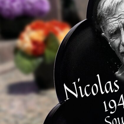 Plaque funéraire livre-granite-gris-forme-nuage 14 Plaquedeces.fr
