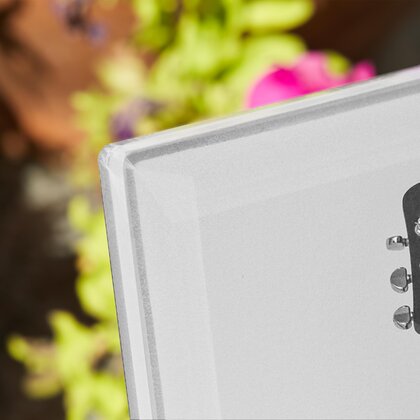 Plaque funéraire guitare-au-mur 5 Plaquedeces.fr
