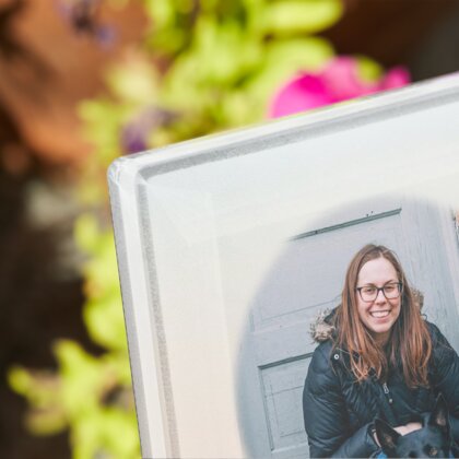 Plaque funéraire chien-noir-au-bord-de-mer 30 Plaquedeces.fr
