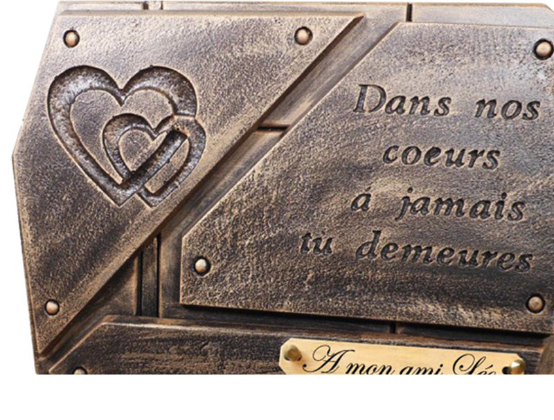 Plaque funéraire contemporaine sur socle gravure cœur